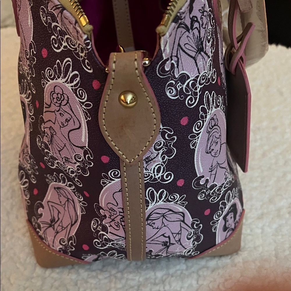 Disney and Bourke 2015 1/2 Princess Marathon Satchel 
New With Tags And Reg card - Picture 8 of 8